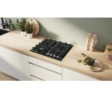 Bosch PNK6B6K40, SER4, Gas hob, 4 zones, Wok burner, 9 power levels, FlameSelect new, Easy cleaning, metal knobs, black, 60cm